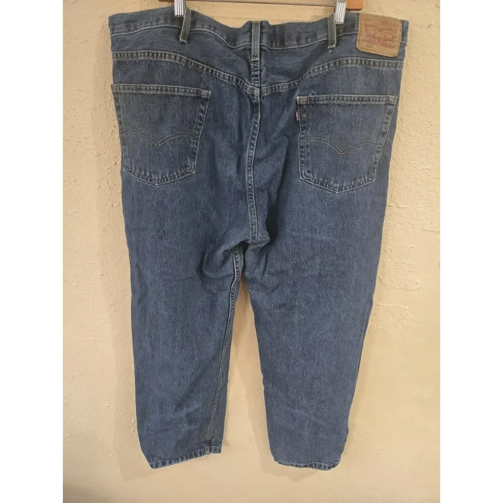Vintage Levi's 550 Jeans Men's Relaxed straight leg Size 44x30 medium wash blue